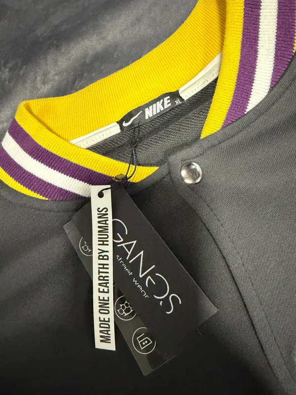 Lakers bomber kurtkasi, o‘lcham XL 4 Lakers bomber kurtkasi, o‘lcham XL 4