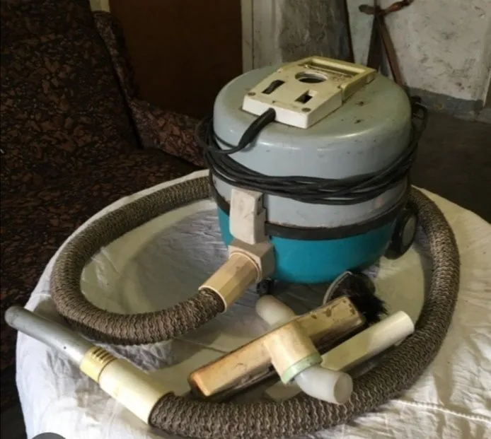 Советский пылесос Буран 1