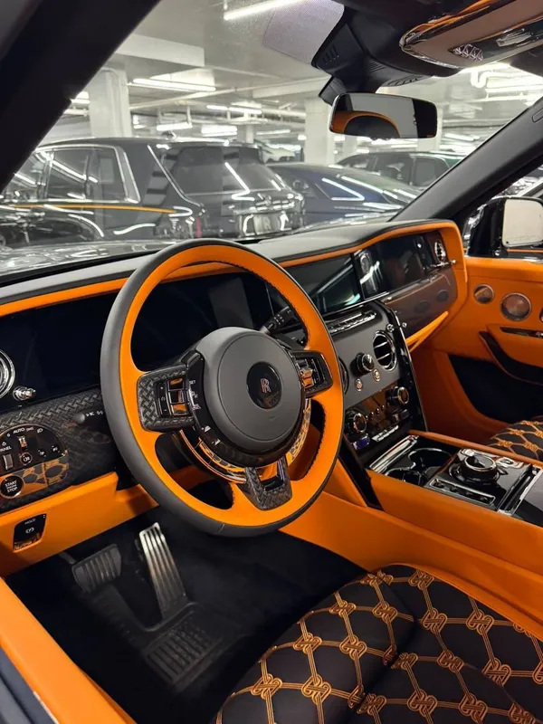 Rolls Royce Cullinan Black Badge 2026 Gucci seats 2026 model Sotuvda — фото 3