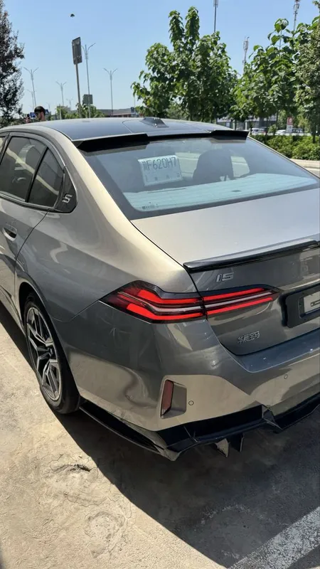 Bmw i5 35L monitorli 4 Bmw i5 35L monitorli 4
