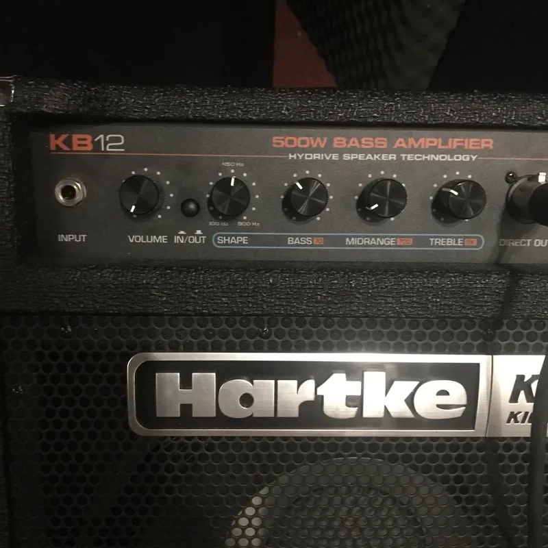Басовый комбоусилитель Hartke Kickback KB 12
