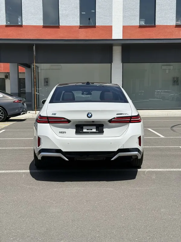 Bmw i5 35L 2024-Yil 15.700 yurgan +dop option 360kamera Harman Kardon 4 Bmw i5 35L 2024-Yil 15.700 yurgan +dop option 360kamera Harman Kardon 4