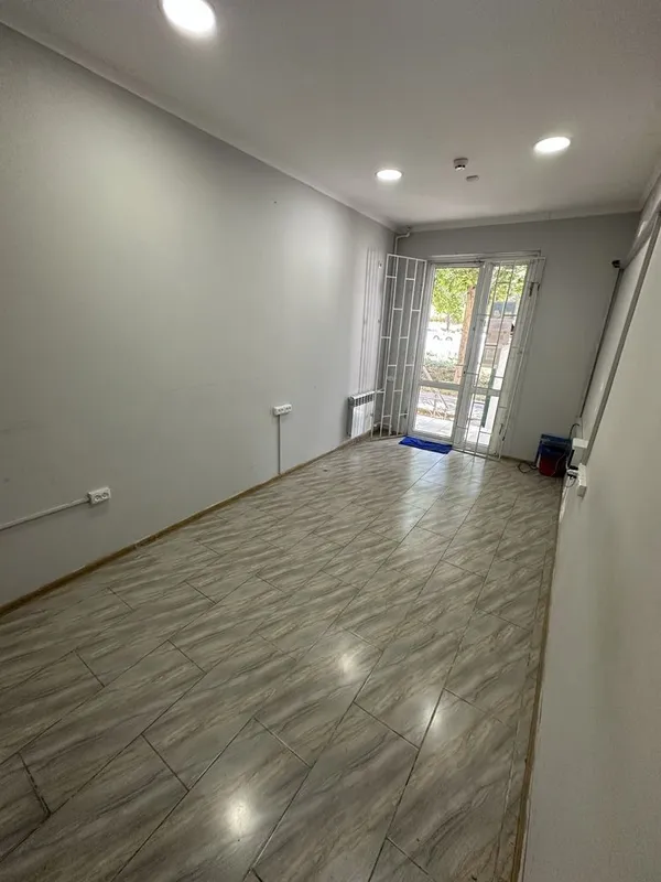 Арендага нотурар жой , 59 кв, парковка, решетка, ремонт қилинган 3