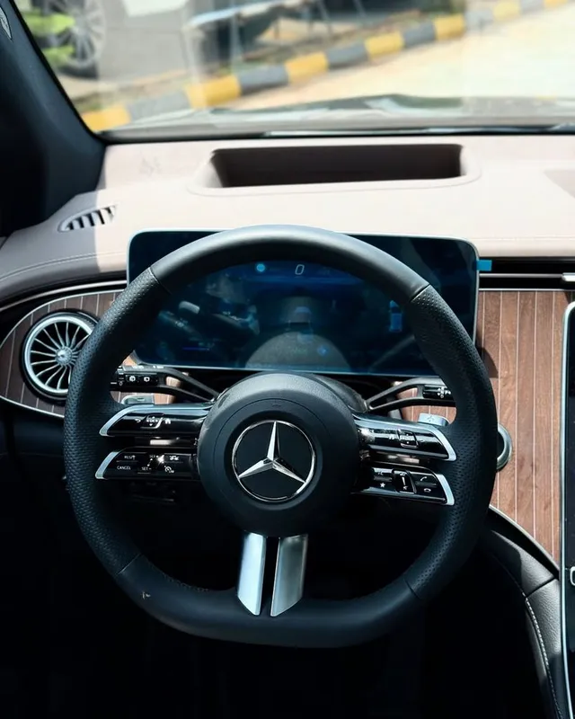 MERCEDES EQE 500 4 matic 0 probeg 5 MERCEDES EQE 500 4 matic 0 probeg 5