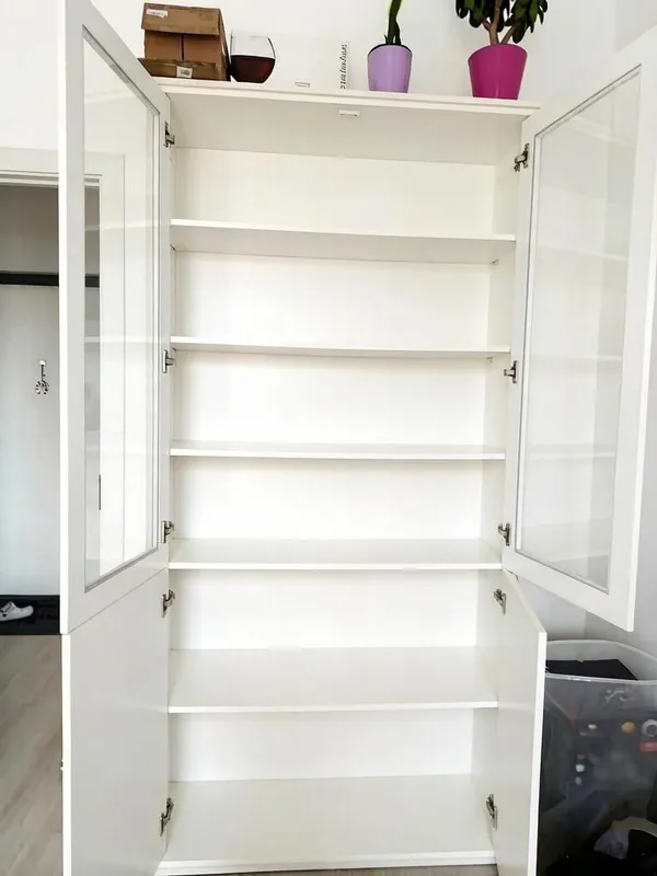 Шкаф-витрина IKEA LIATORP (Лиаторп) б/у