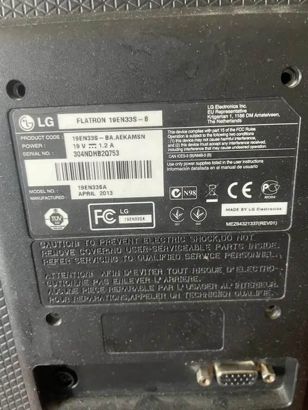 Монитор LG 19 в рабочем состоянии 2