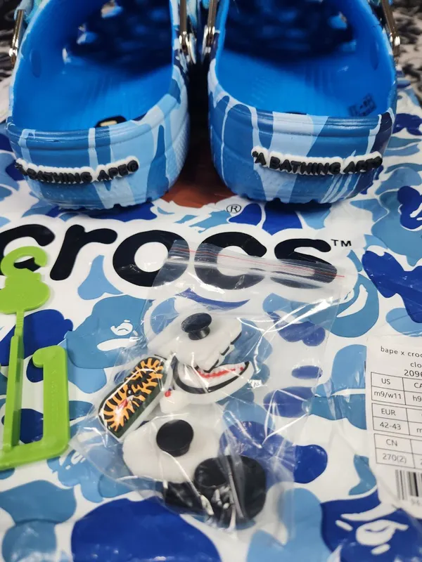 тапочки Bape crocs — фото 2 тапочки Bape crocs — фото 2