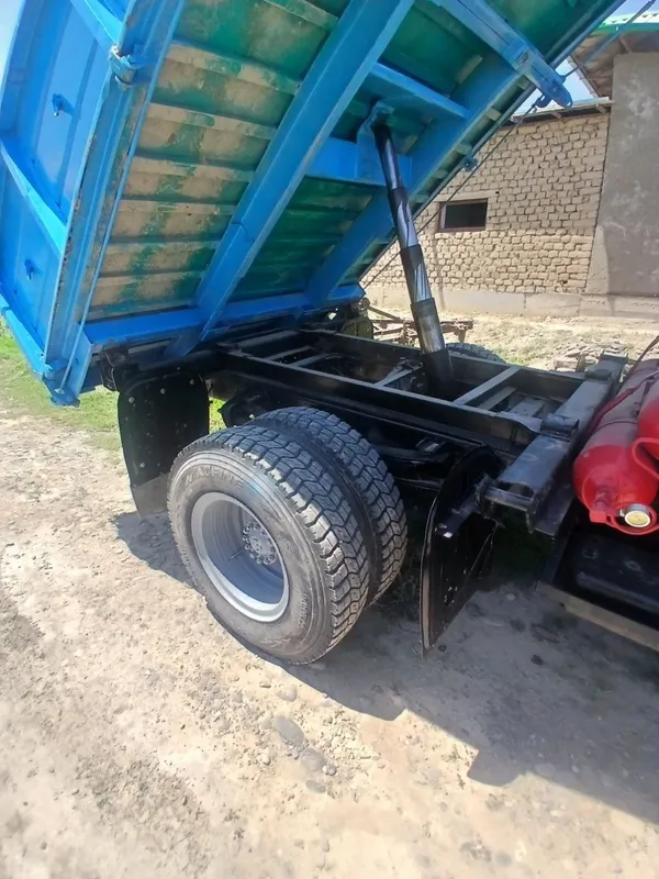 ZIL yuk mashinasi sotiladi 6 ZIL yuk mashinasi sotiladi 6