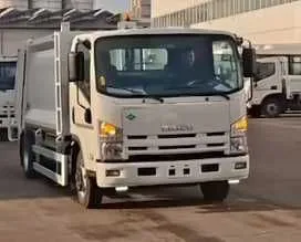 ISUZU NPR 82L мусоровоз 2