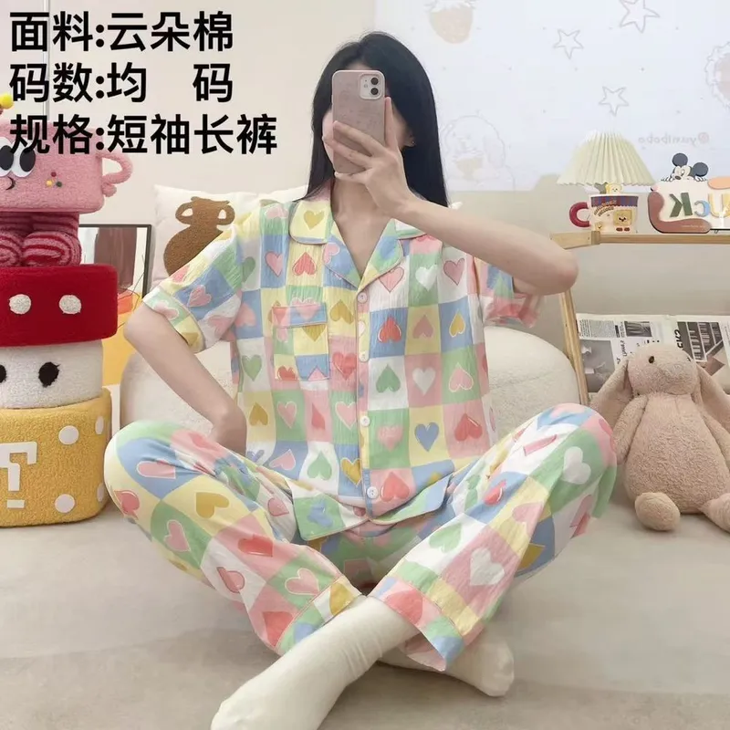 Ayollar uchun uchtalik pijama toplami