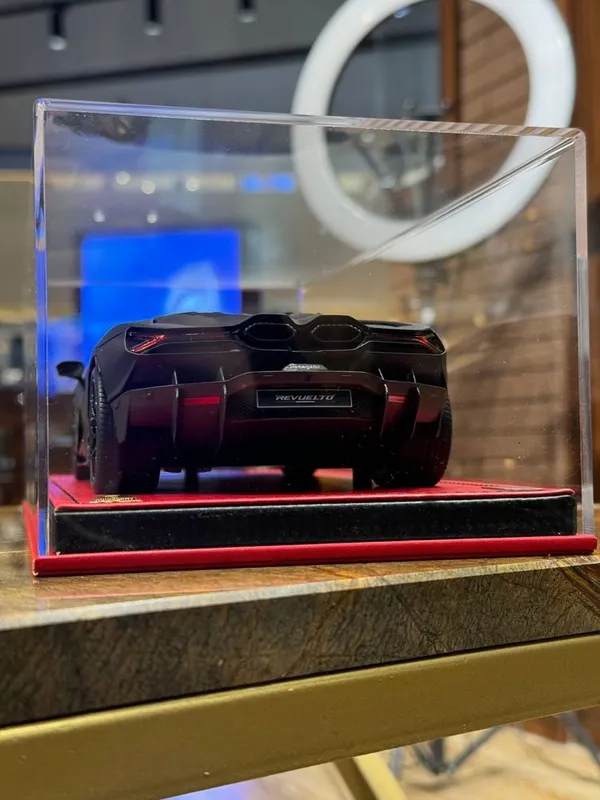 1:18 o‘lchamdagi kolleksion Lamborghini modeli 4