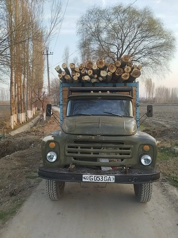 Samosval Zil 130 Yil 1982 Bort ichi qalin list qoplangan Zil 10 to