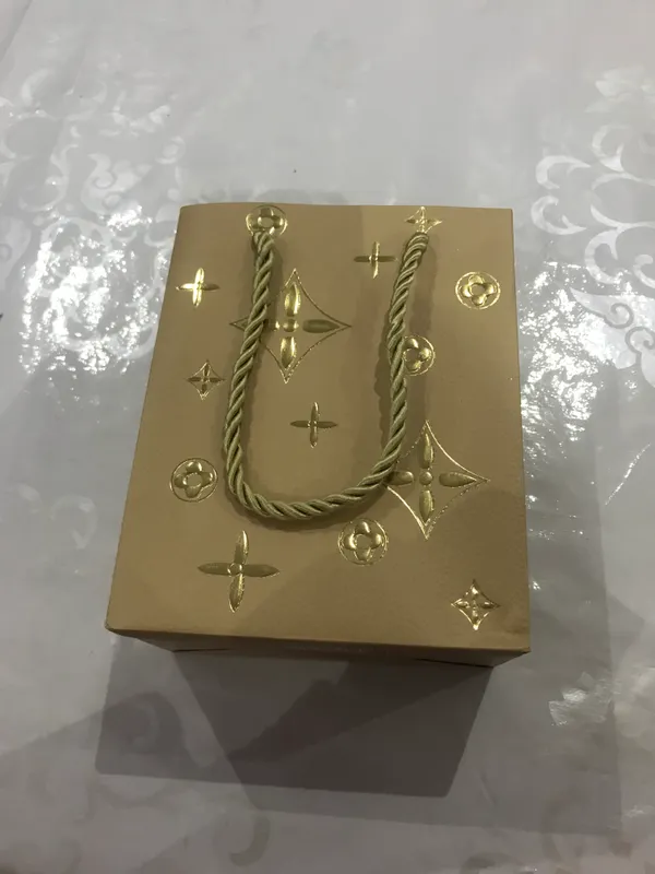 Подарочный пакет Коробка 2