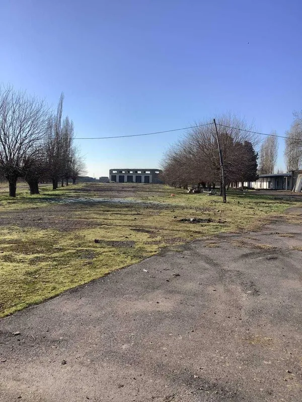 Срочно Продаётся база Уртачирчикский район пос Гулистон 3 гектара. 3