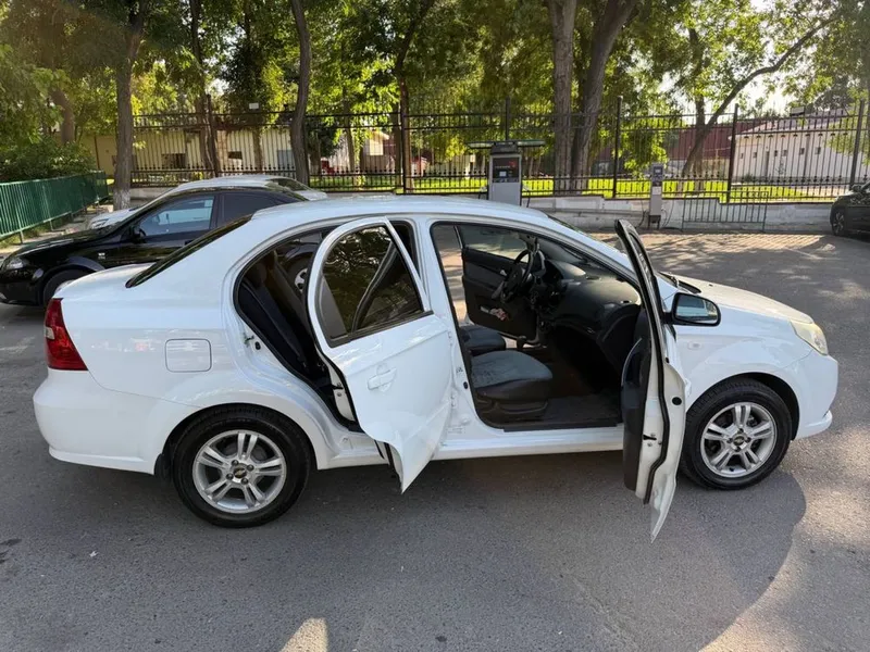 Nexia 3 A/T. Chevrolet 6