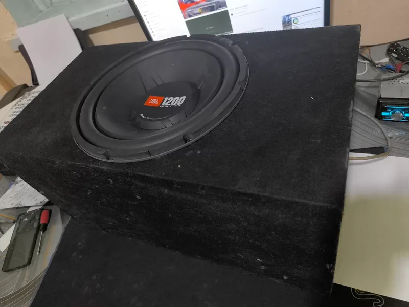sabvufer jbl 1200 12 dyumli qutisi bilan 1 sabvufer jbl 1200 12 dyumli qutisi bilan 1