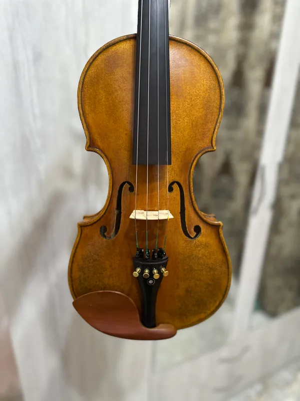 Italiyalik usta yasagan 4/4 Amati skripkasini sotaman 1