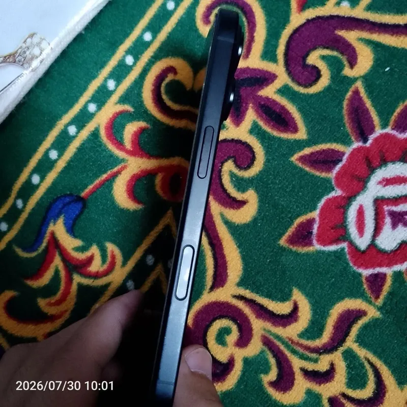 iPhone 16 с гарантией 3
