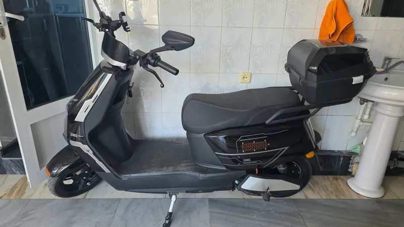Продаётся электроскутер 60 В 1 Продаётся электроскутер 60 В 1