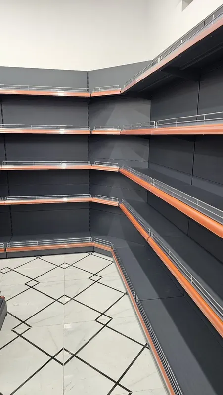 Металлические торговые стеллажи для магазинов — фото 1