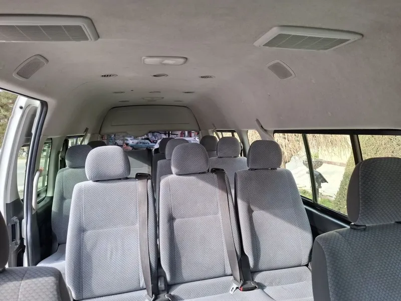 TOYOTA HIACE сотилади 2012 йил 4 TOYOTA HIACE сотилади 2012 йил 4