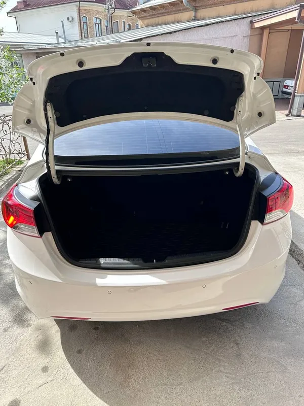 Hyundai Elantra GLS — фото 7