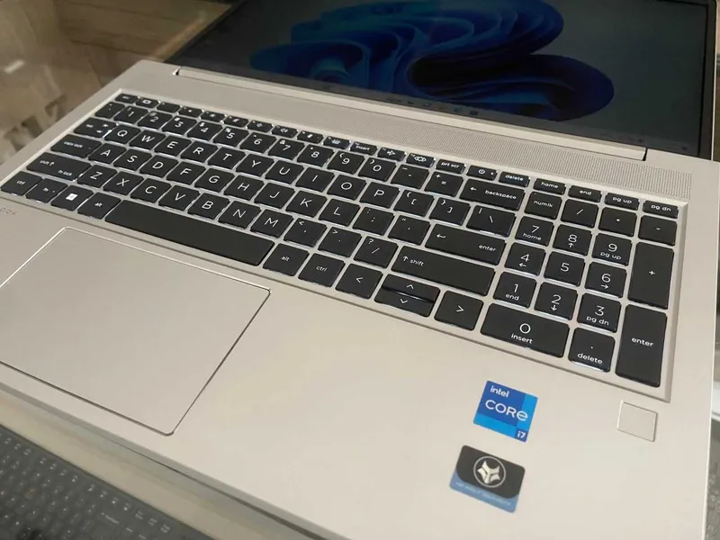 HP ProBook 450, sensorli, Intel Core i7-1255U, 16 GB tezkor xotira, 256 GB SSD 5 HP ProBook 450, sensorli, Intel Core i7-1255U, 16 GB tezkor xotira, 256 GB SSD 5