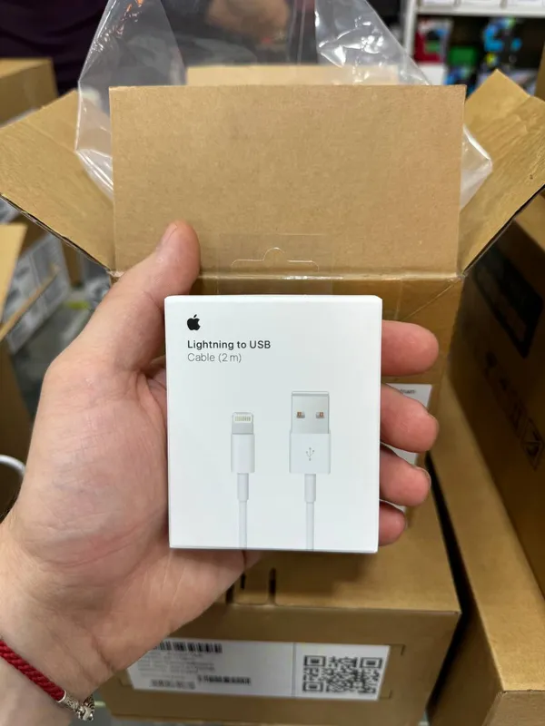 Apple кабель Lighting to USB
