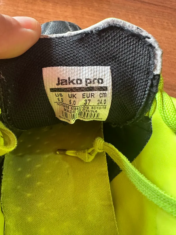 Jako pro futbol bampalari ("sorokonojka") sotiladi 3