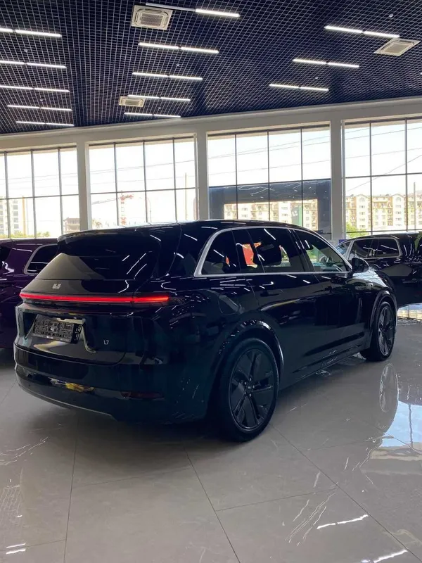 Lixiang L7 Ultra Restyling Black Metallic 2026 — фото 1
