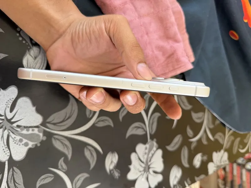 Iphone 17 pro Max srochni sotiladi 5 Iphone 17 pro Max srochni sotiladi 5