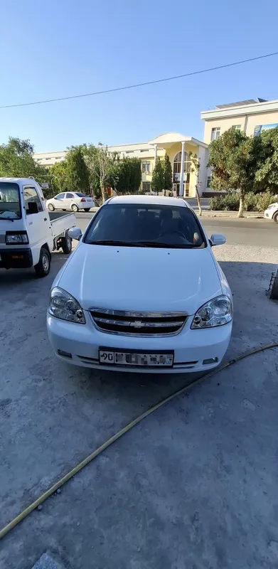 Продается Chevrolet Lacetti 2-позиция 1