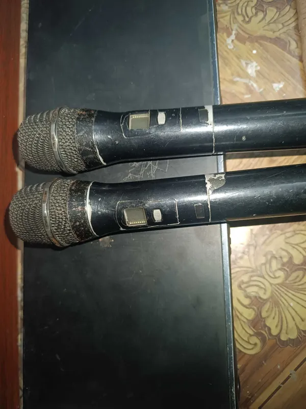 Срочно продам беспроводная микрофон 2