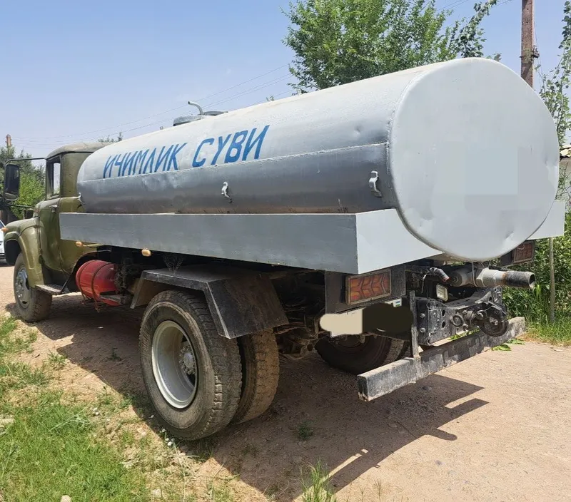 Zil. Suv tashish