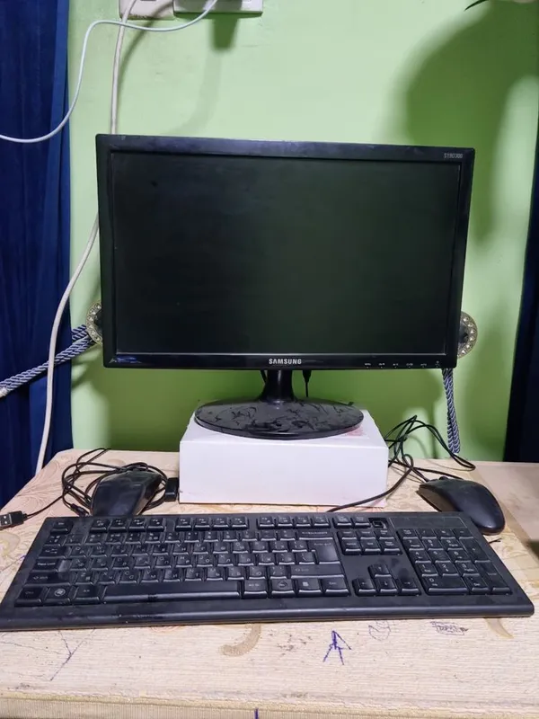Stol kompyutr,Samsung ‘xolati yaxshi. 1