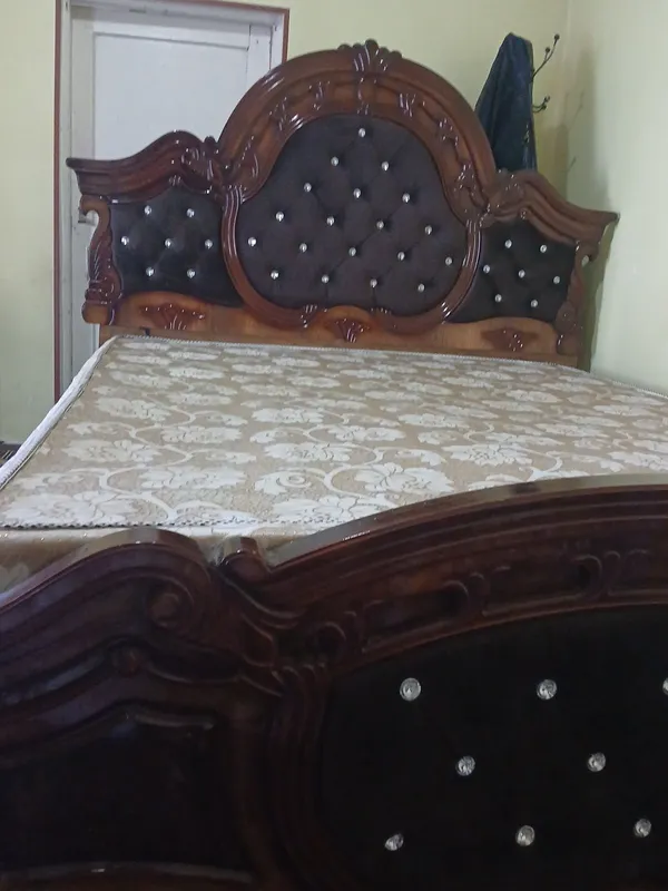 Продаётся двуспальная спальня 4 Продаётся двуспальная спальня 4