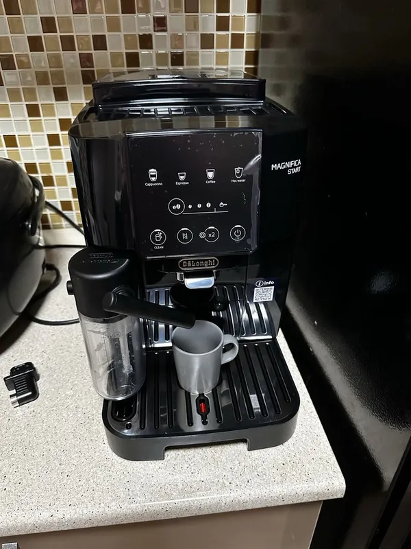 Продам кофемашину Delonghi