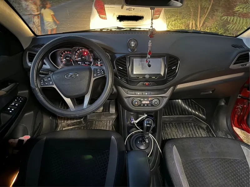 Lada Vesta 1.8 2017/2018 full pazitsiya — фото 1