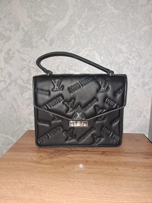 Louis Vuitton markali sumka