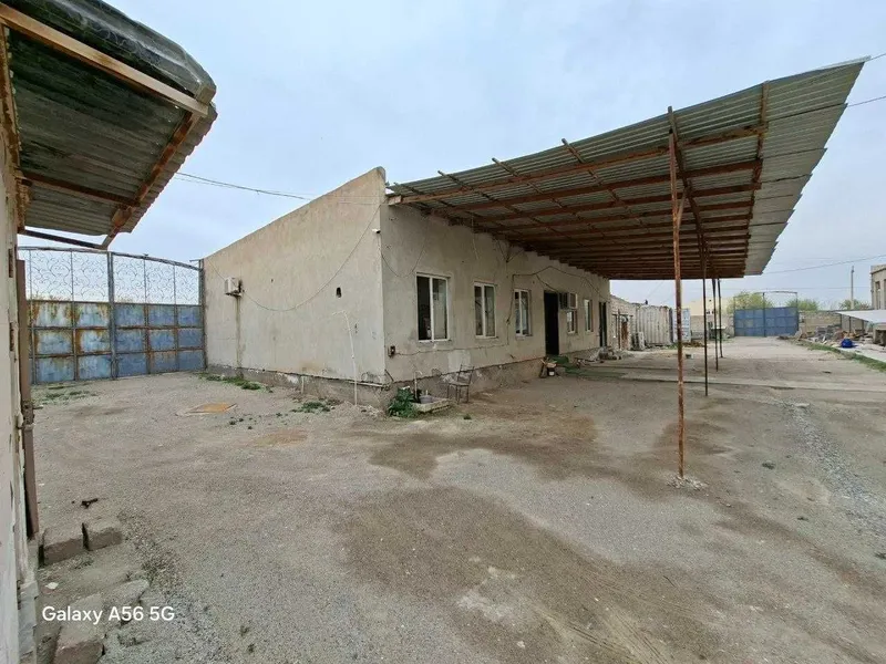 Navoiy shahrida noturar bino sotiladi 10