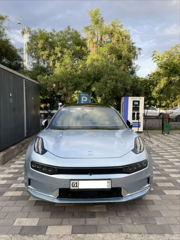 Zeekr 001