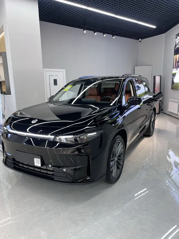 Leapmotor C16 Hybrid — фото 1