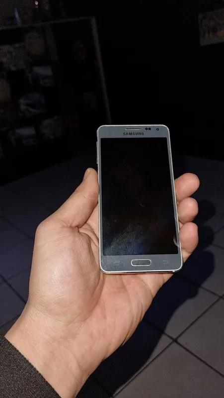 Samsung alfa yaxshi holatda 1 Samsung alfa yaxshi holatda 1