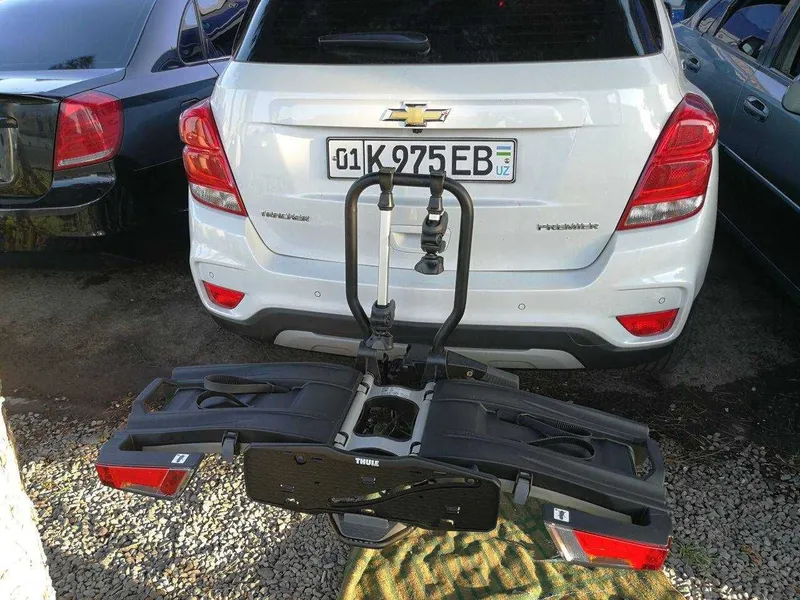 Автомобильное крепление Thule для перевозки двух велосипедов. 1 Автомобильное крепление Thule для перевозки двух велосипедов. 1