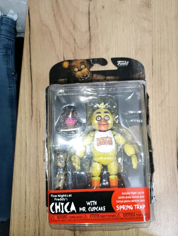 Коллекционная Фигурка Чики из игры FNaF, б/у