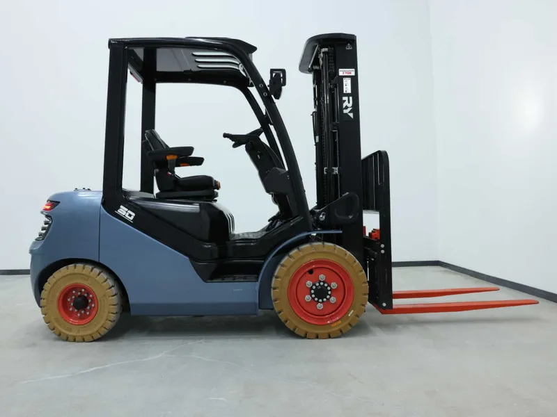 Вилочный электропогрузчик Royal Forklift 3 тонны Кара Kara