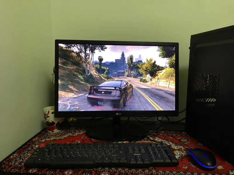 Yaxshi holatdagi office va oddiy o'yinlar uchun komplekt 2