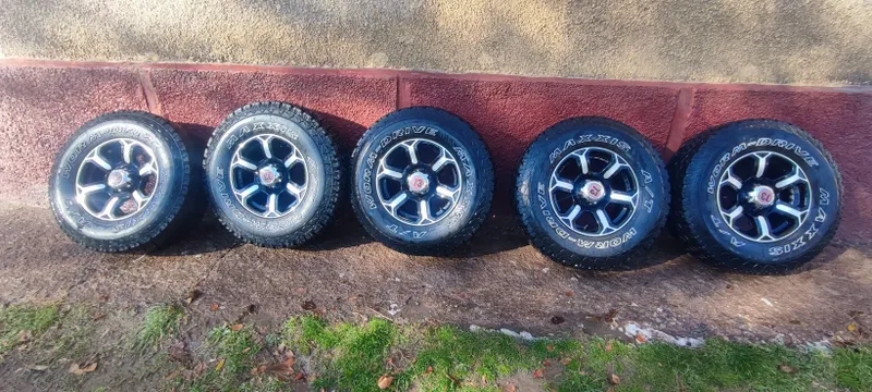 Баллоны с дисками MAXXIS