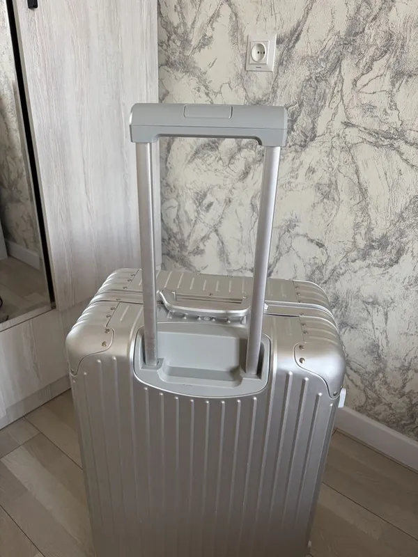 Чемодан Rimowa аллюминевый 24 дюйма 2 Чемодан Rimowa аллюминевый 24 дюйма 2