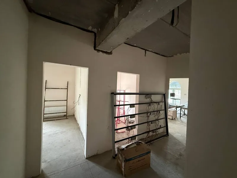 Продаётся 3-комнатная квартира в ЖК Cambridge Residence (коробка), 92 м² 3